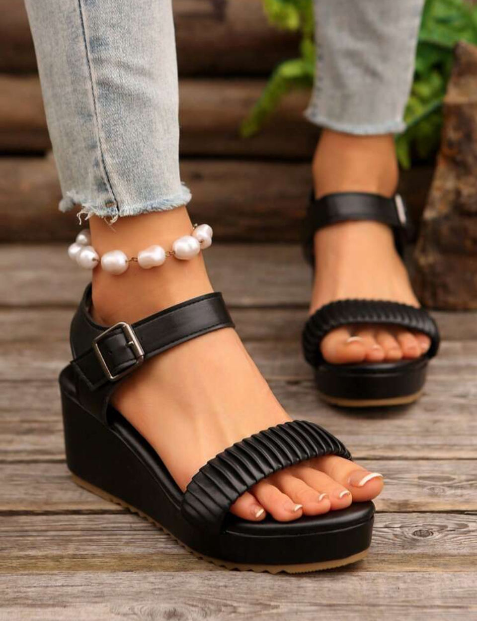BLOCK SANDALS FOR FASHION WOMAN Image