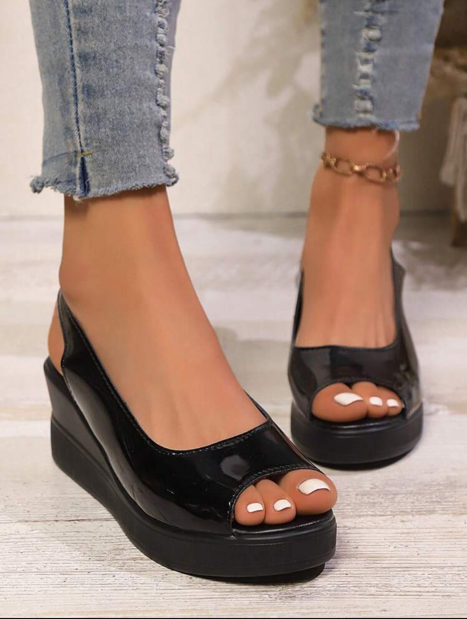 BLOCK SANDALS Image