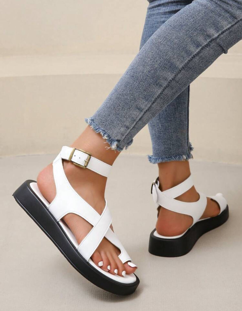 Women Casual Thick-Soled Ankle-Wrap Toe-Tied Sandals Image