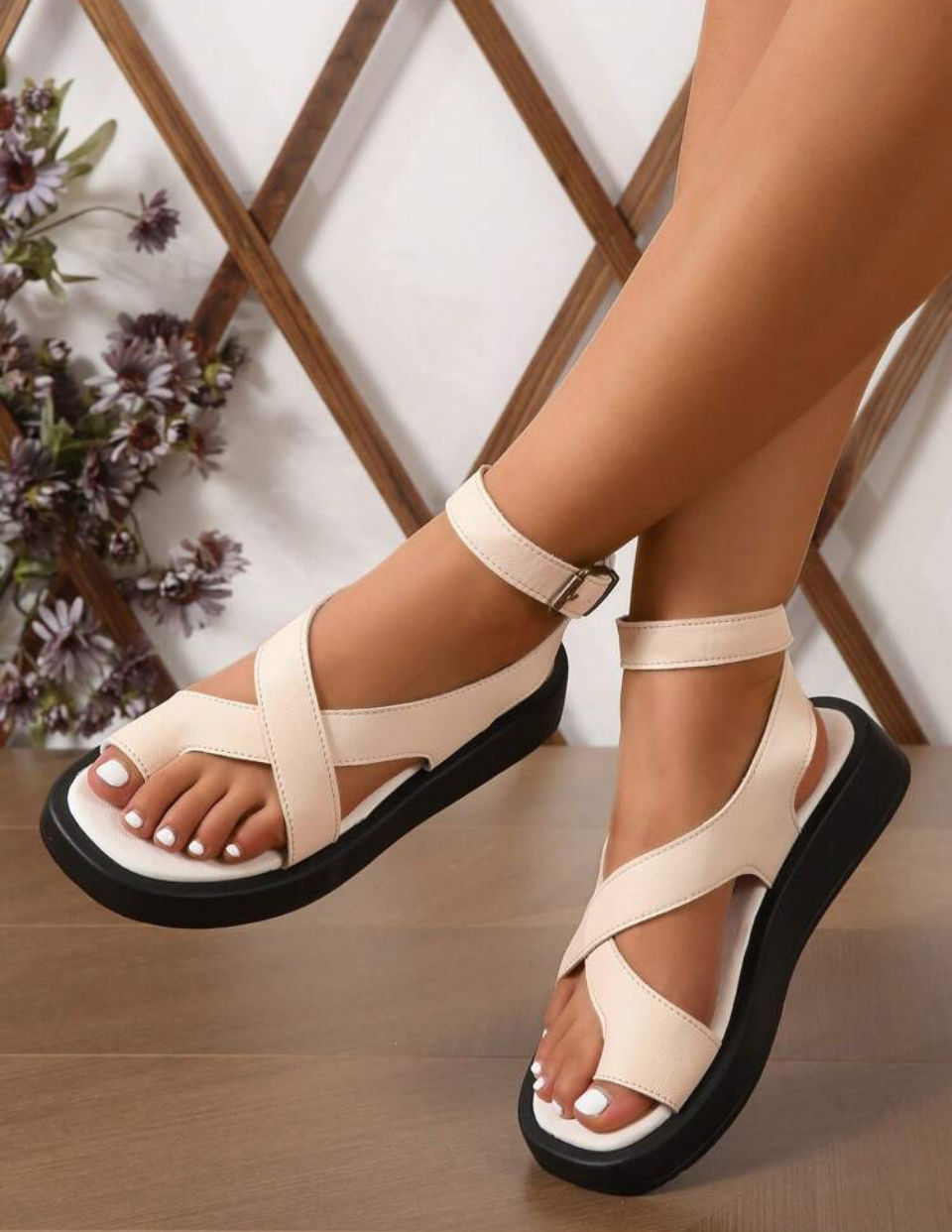 Women Casual Thick-Soled Ankle-Wrap Toe-Tied Sandals Image