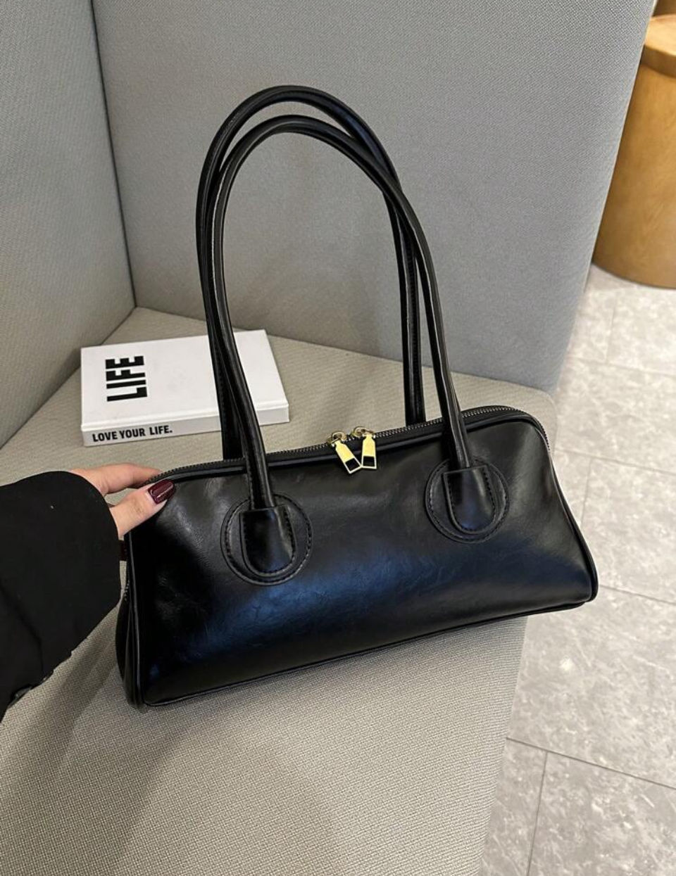 Retro Underarm Fashionable Baguette Shoulder Handbag Image