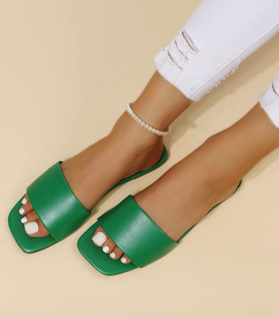 Minimalist Outdoors Green Flat Slippers for Women, Single Band Plain Artificial Leather Open Toe Slide Sandals Image