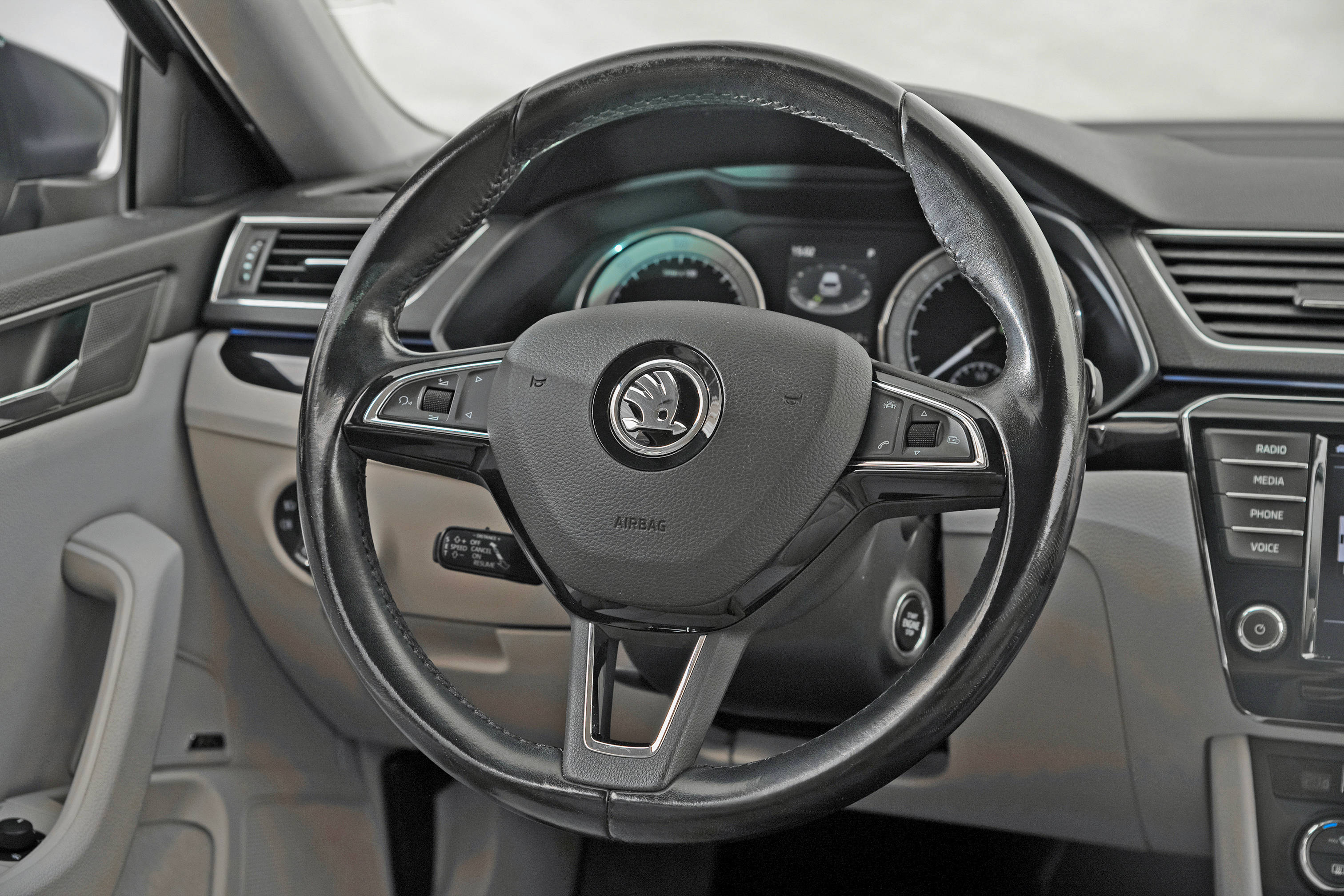rebil-skoda-superb-2016-dp88227