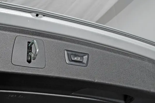 https://ik.imagekit.io/rebil/DR_55909_023_he2QNA8N6.jpg