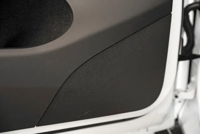 https://ik.imagekit.io/rebil/ED_76791_032_sKwfHaYYP.jpg