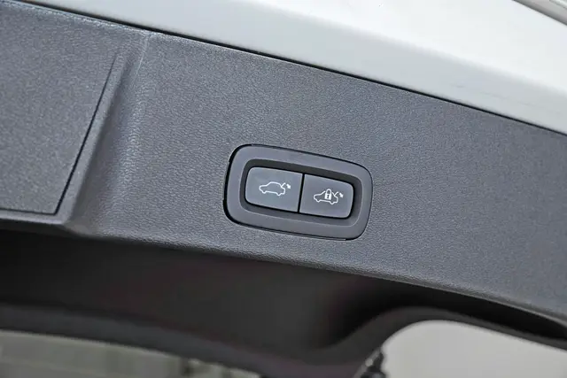 https://ik.imagekit.io/rebil/EF_30625_031_PZumQdfwo.jpg
