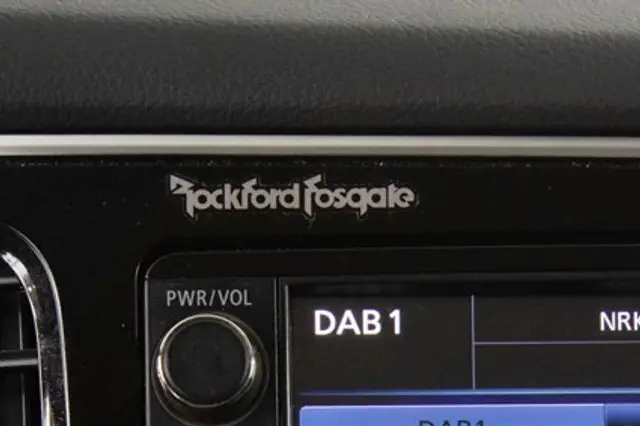 https://ik.imagekit.io/rebil/premium_lyd_s2_PNv3Pyf.jpg