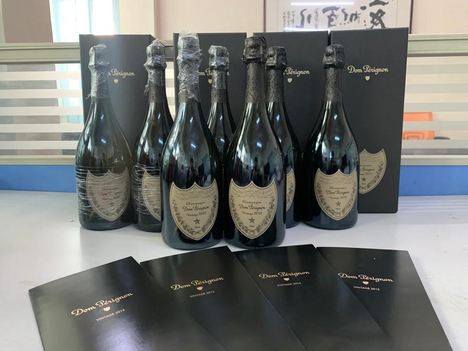 Dom Pérignon 香檳王液位與封口檢查示意圖