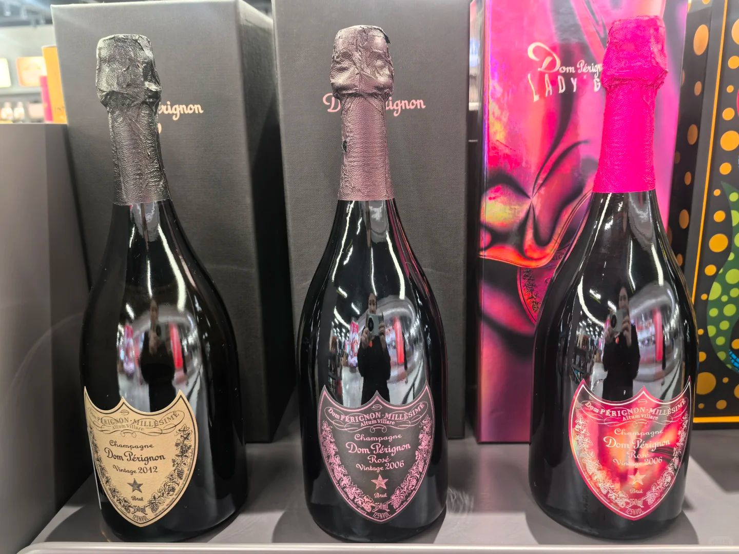 Dom Pérignon 香檳王不同年份與版本在回收市場的定位示意圖