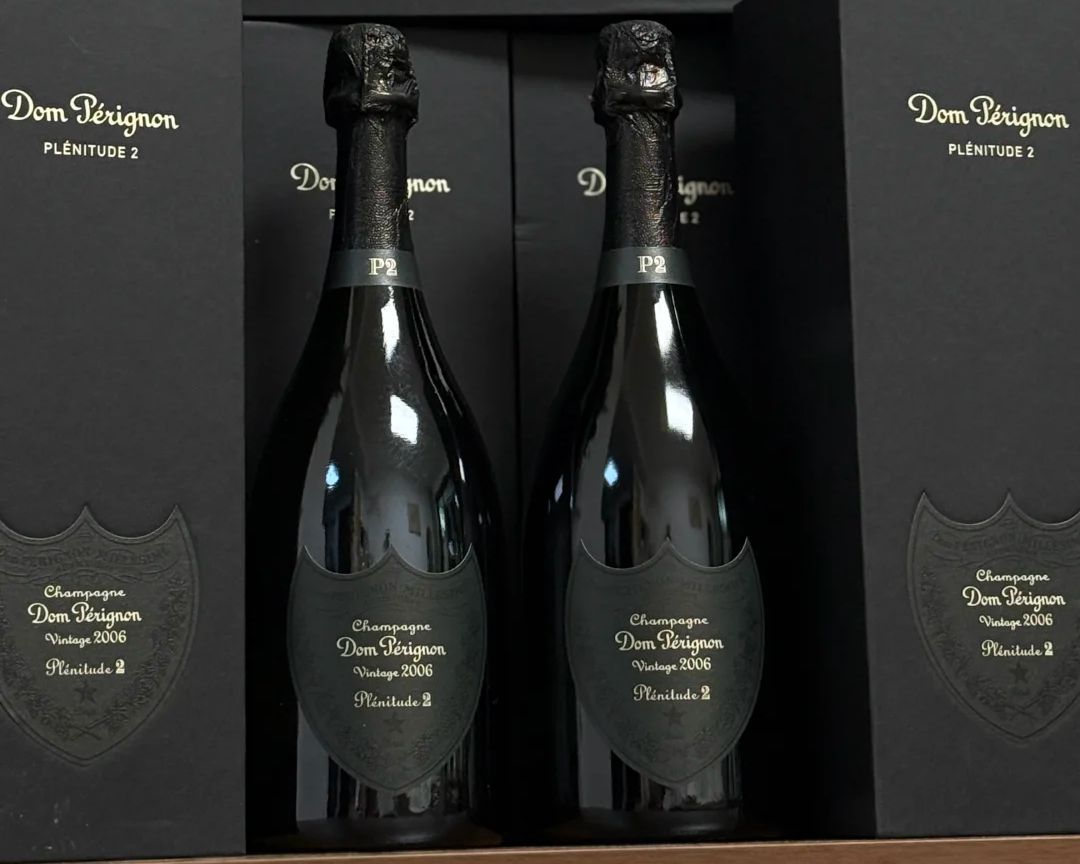 [唐培里儂P2的酒標特寫]