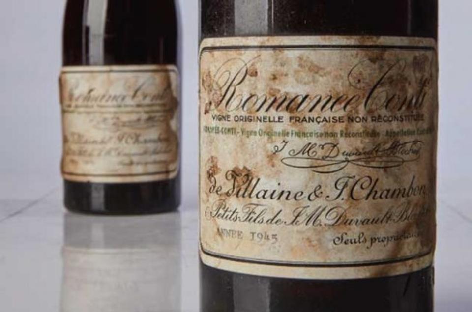 DRC 1945 年份酒瓶，象徵著葡萄酒歷史上的里程碑。