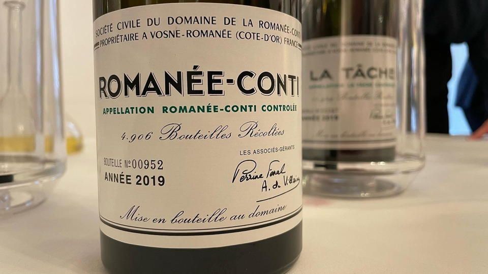 一組年輕的 DRC 酒款，代表著新興年份的投資潛力。