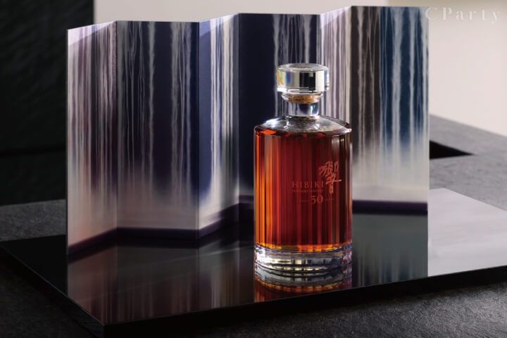 響 30年威士忌瓶身特寫