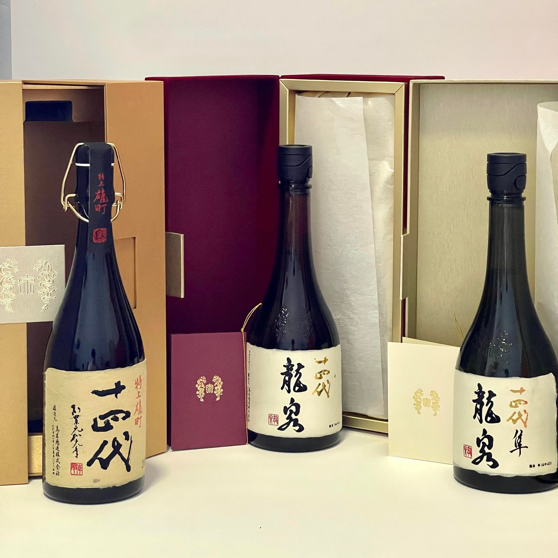 十四代清酒冷鏈、出荷年月與問價拍攝重點示意圖