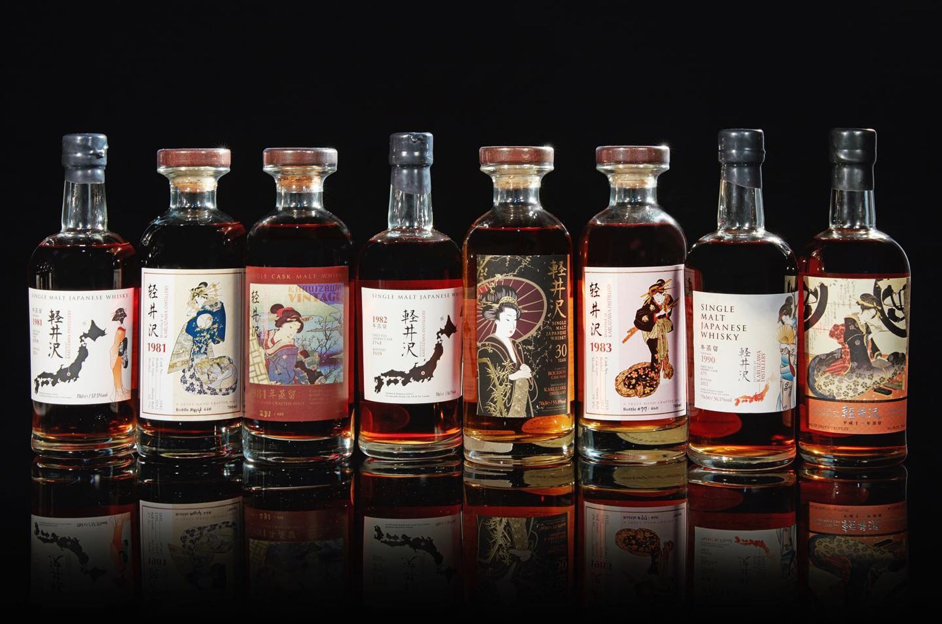 多款輕井澤酒瓶與藝術酒標