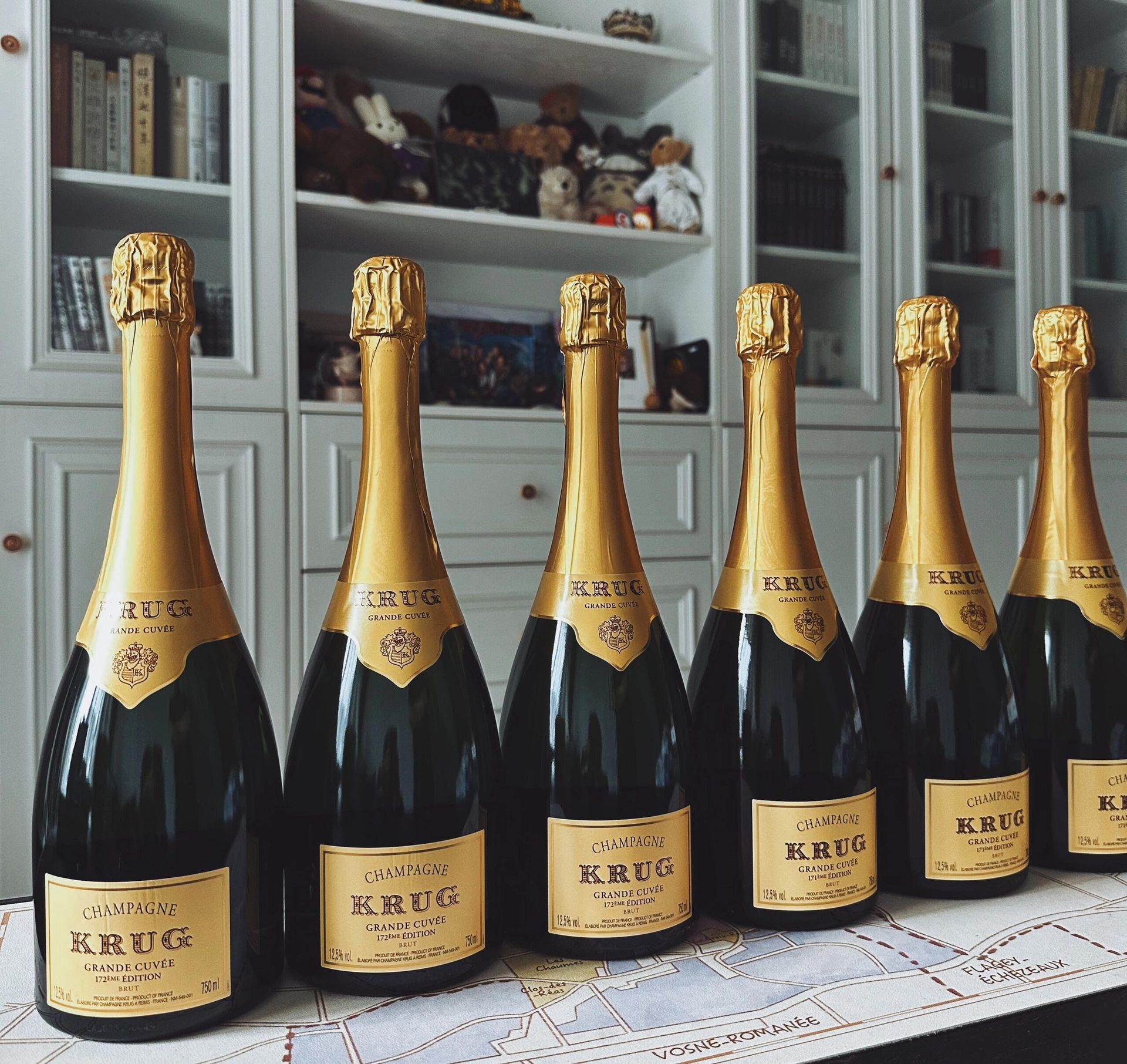 Krug ID、Cristal 防光玻璃紙、水位與封口檢查示意圖