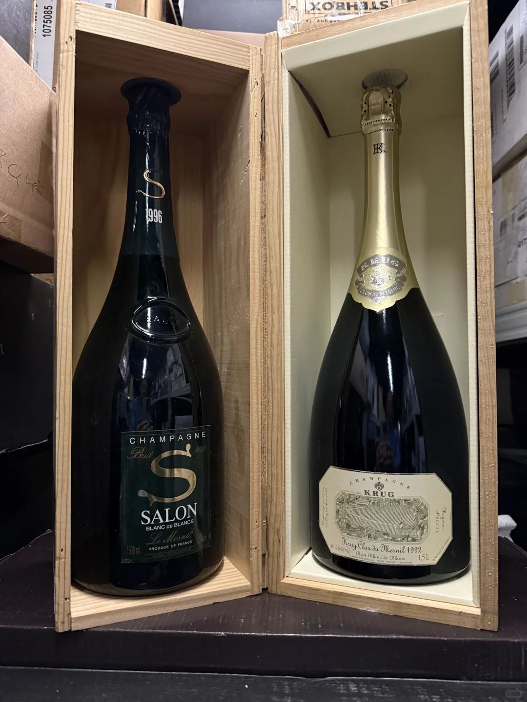 Salon 與 Krug 在香港回收市場的品牌定位與流通差異示意圖