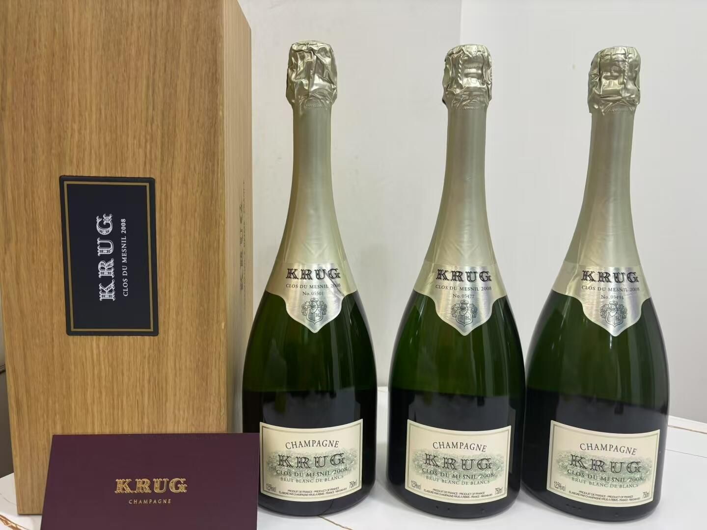 Salon 與 Krug 水位、封箔與酒標檢查示意圖