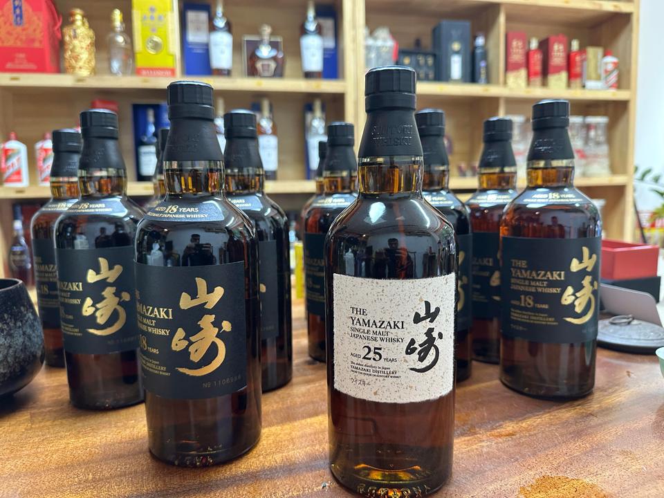 山崎 Yamazaki 12年、18年、25年與相關版本示意圖