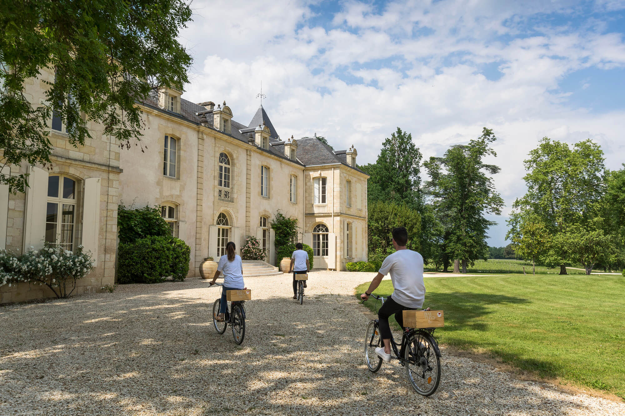 CHATEAU DE REIGNAC VELO