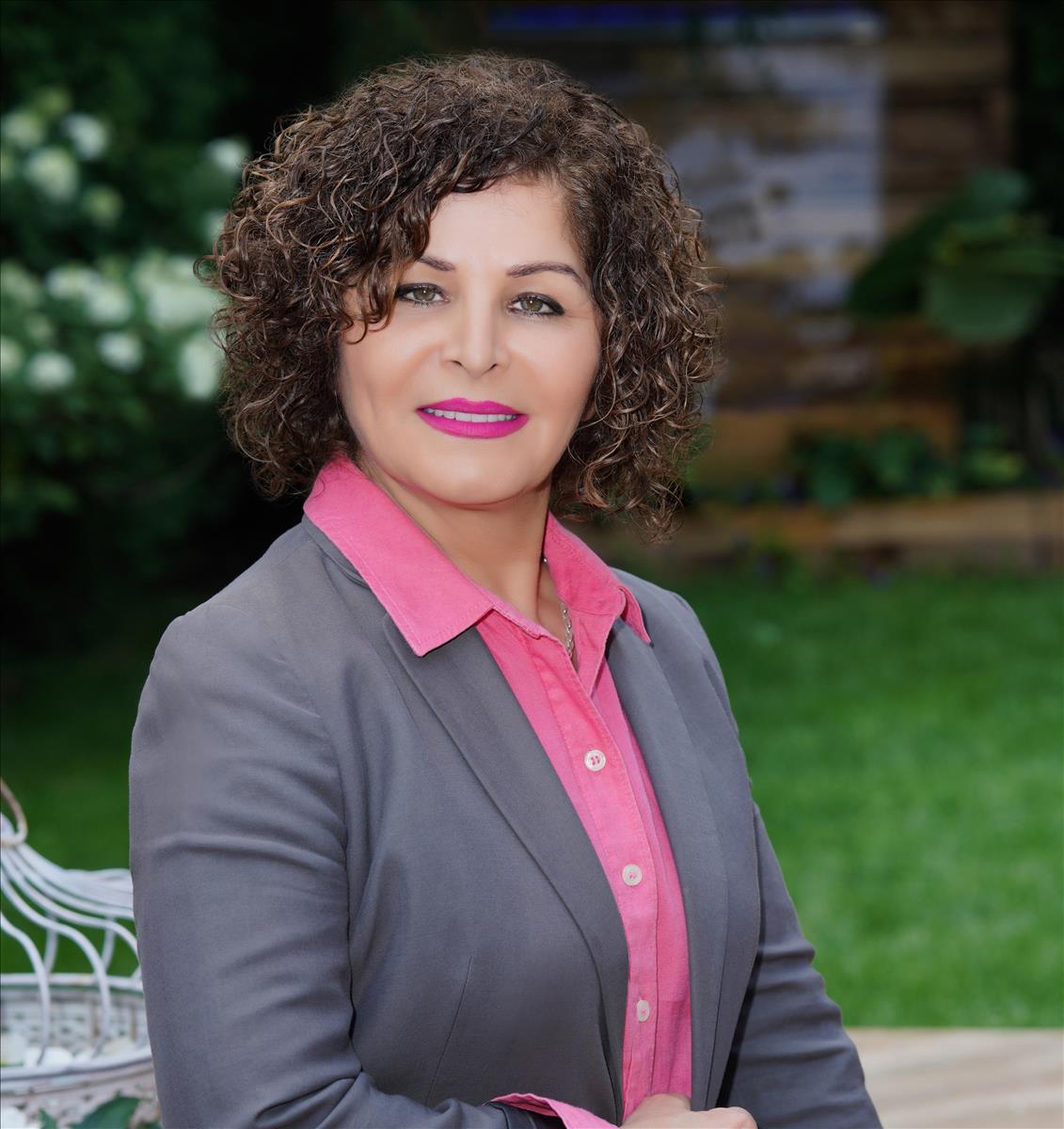 Fay Hoodfar
