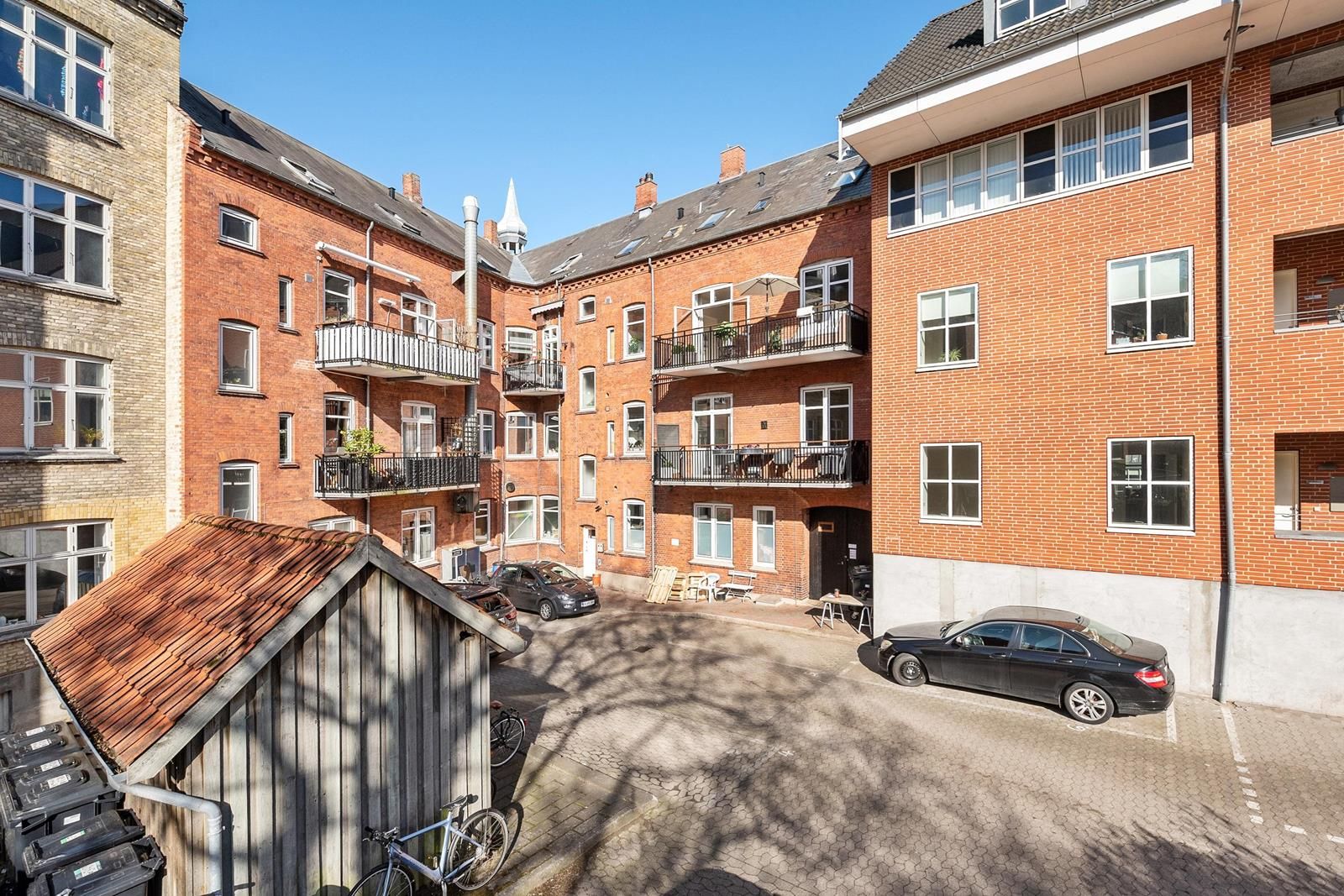 Appartement idéalement situé avec 2 chambres et grand balcon ensoleillé — photo 25