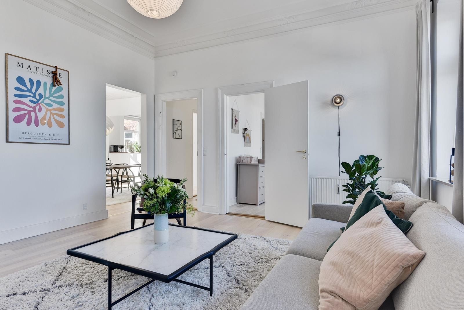 Appartement idéalement situé avec 2 chambres et grand balcon ensoleillé — photo 4
