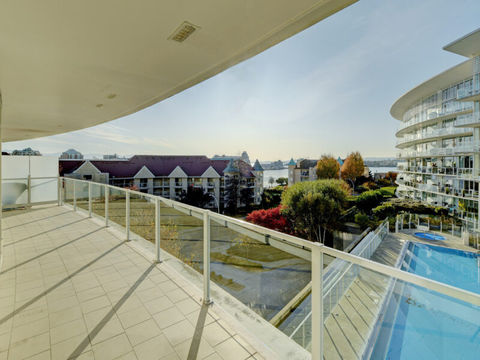 Image 10