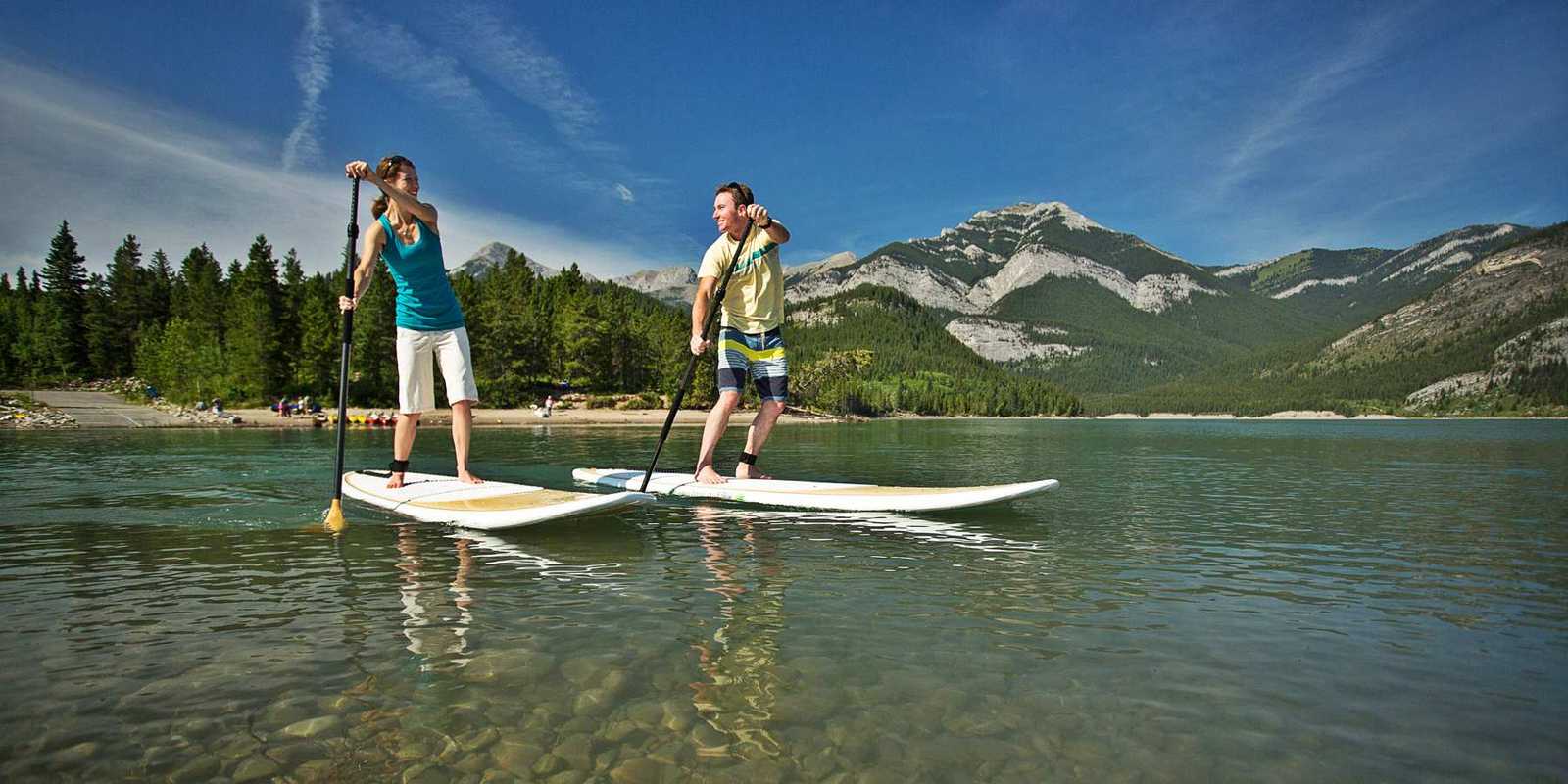 Water activities in Canmore - Paddleboarding