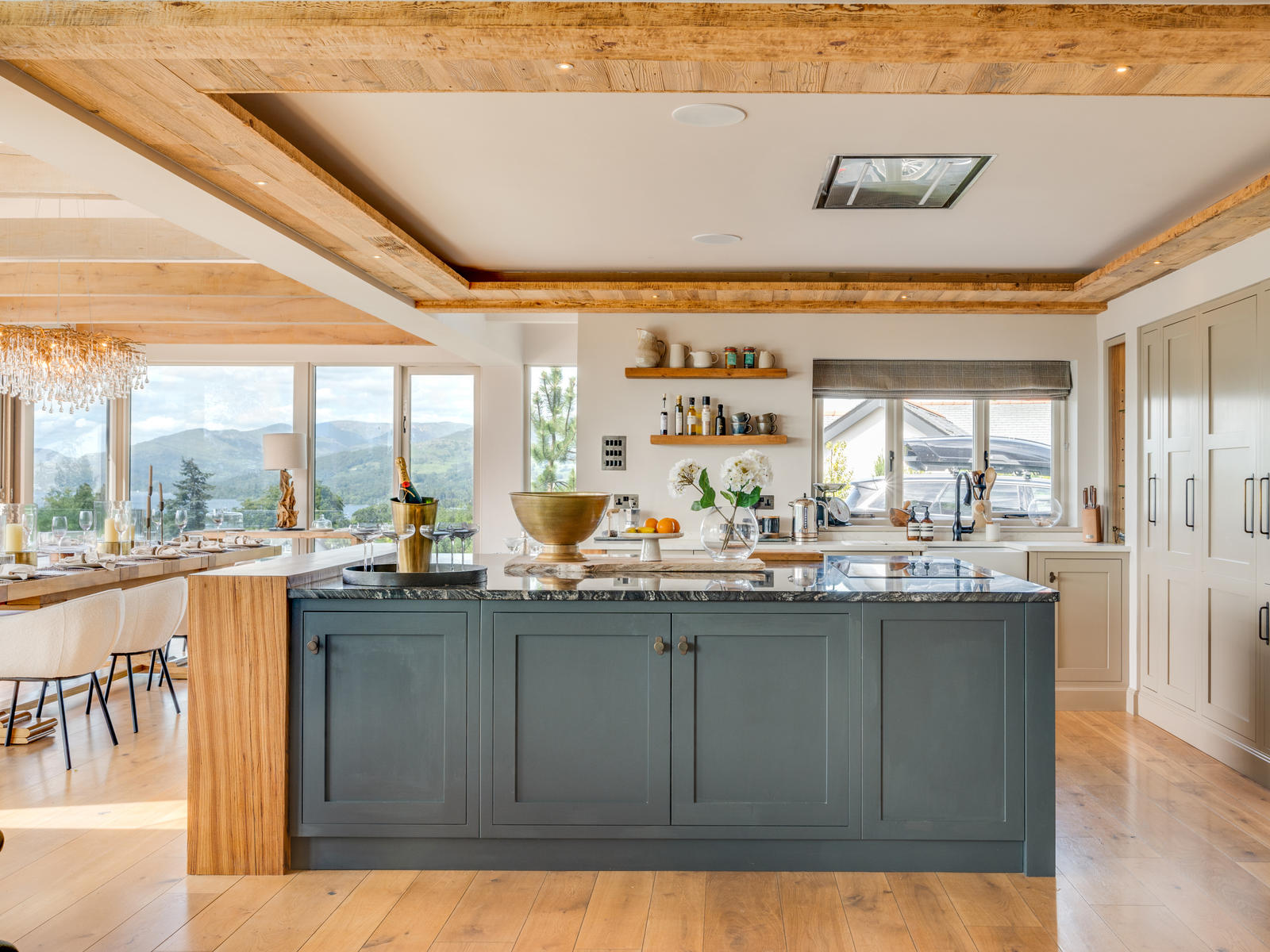 Post Knott Lodge, BownessonWindermere Love Cottages