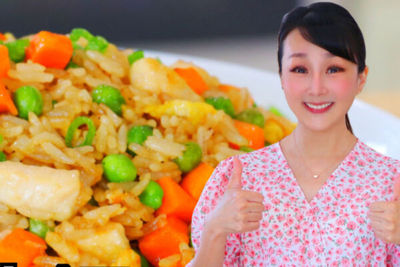 【美食天堂】鸡肉炒饭做法～米饭粒粒分明！