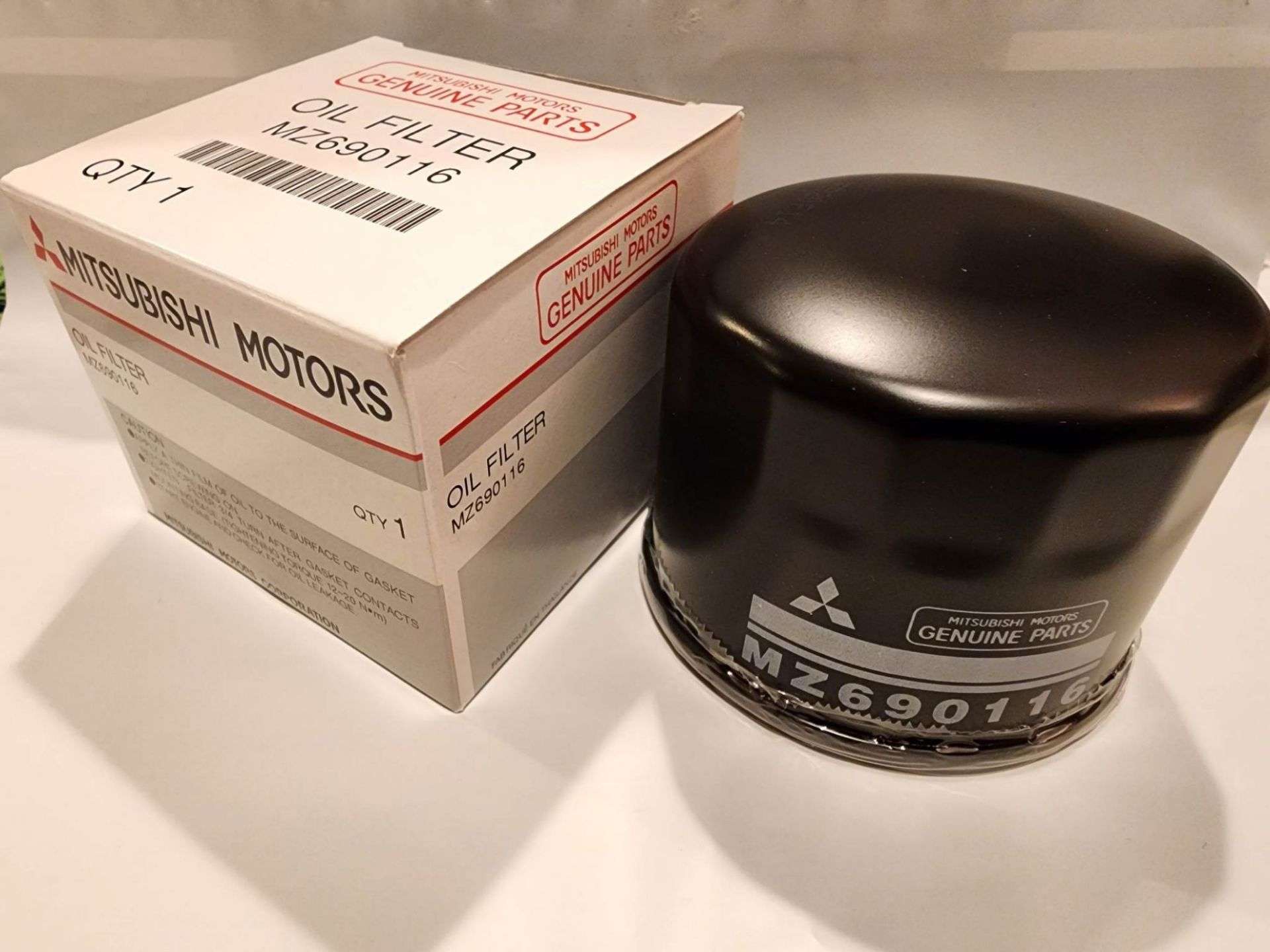 Picture of MZ690116 OEM Mitsubishi 3000GT Stealth EVO Oil Filter