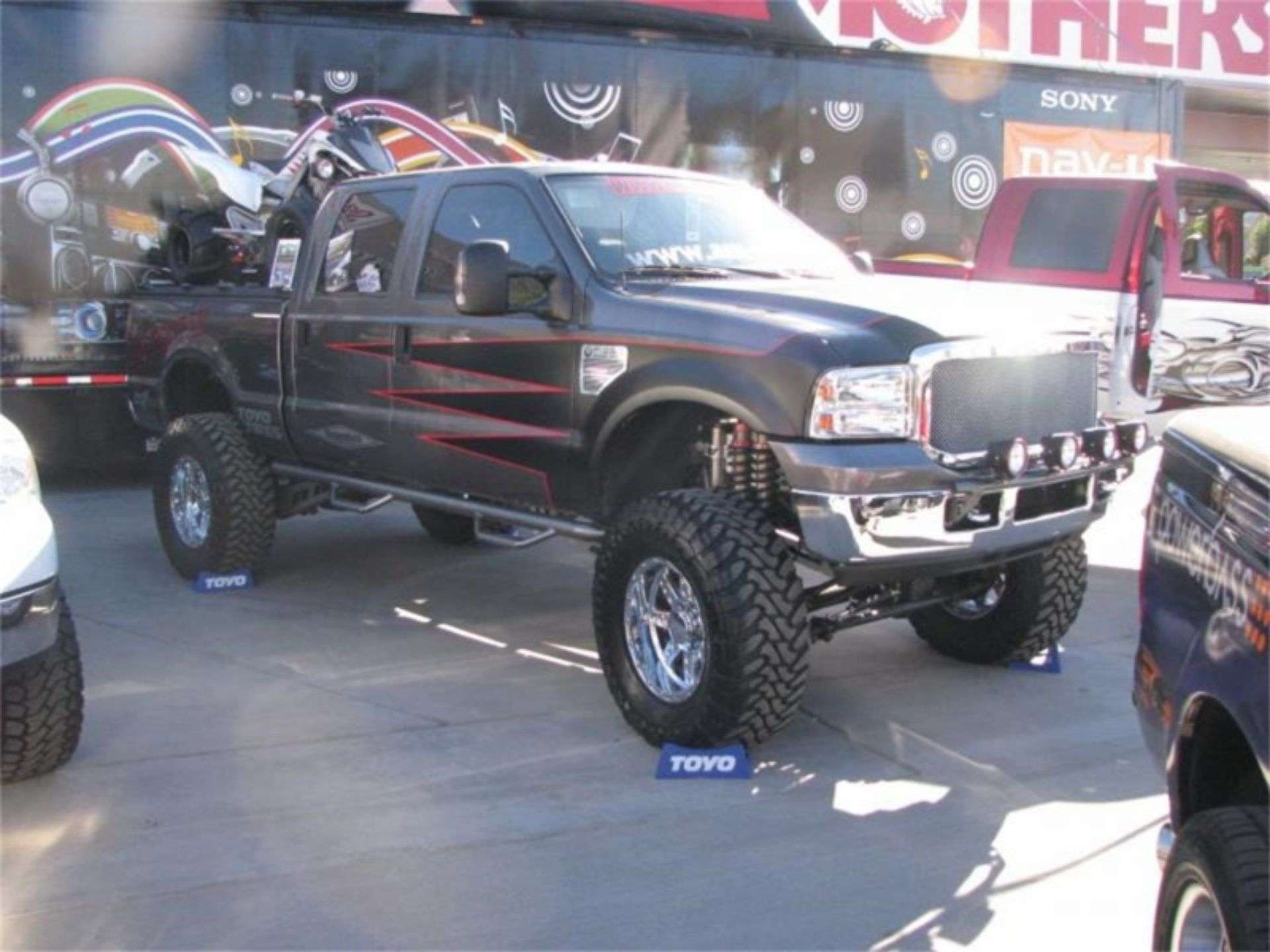 Picture of N-Fab Light Bar 99-07 Ford F250/F350 Super Duty/Excursion - Gloss Black - Light Tabs