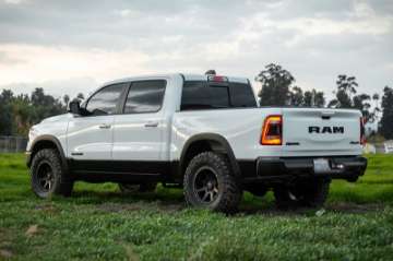 Picture of ICON 2019+ Ram 1500 2-4WD -75-2-5in Stage 4 Suspension System w-Tubular Uca