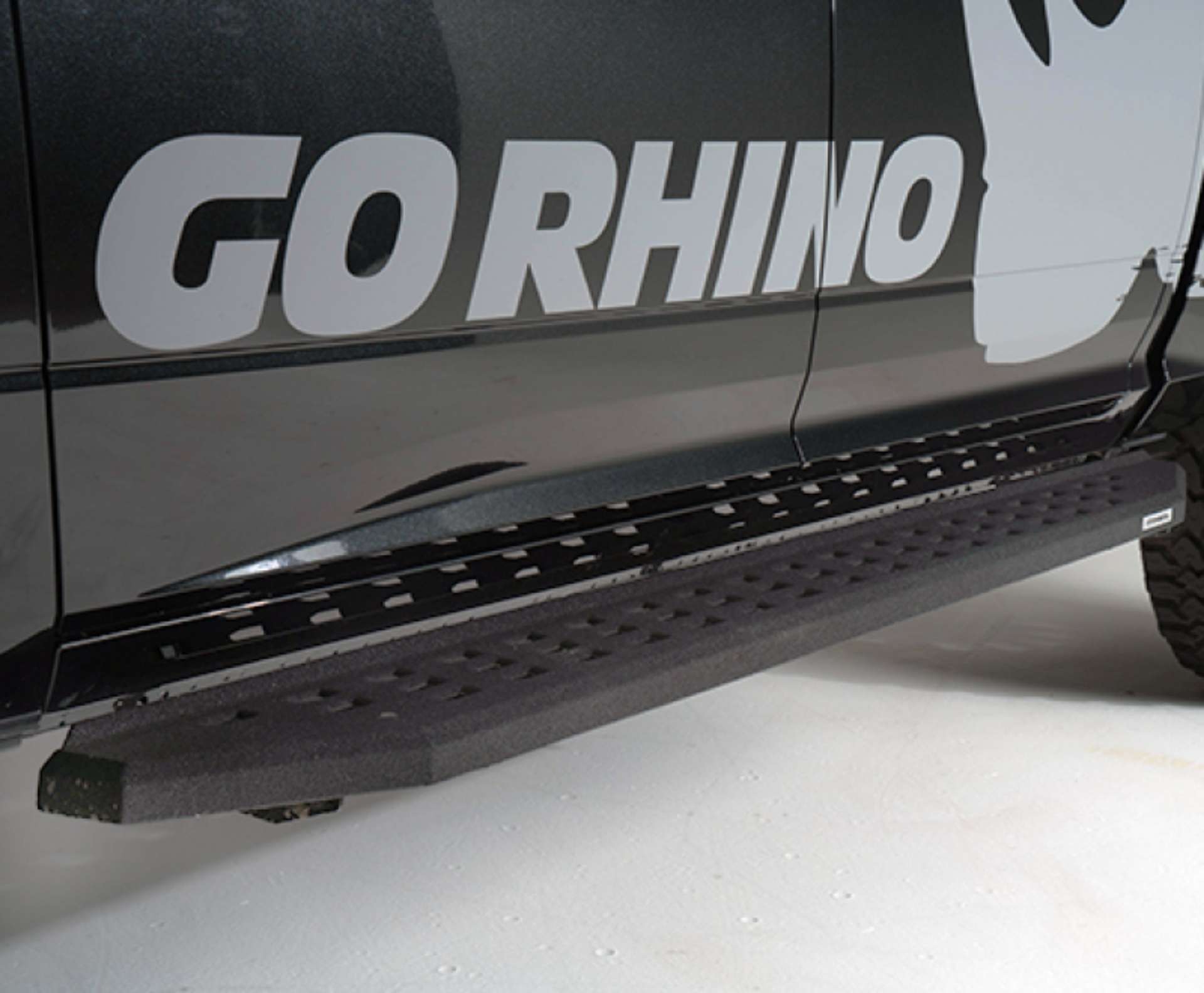 Picture of Go Rhino 09-14 Dodge Ram 1500 RB20 Complete Kit w-RB20 + Brkts