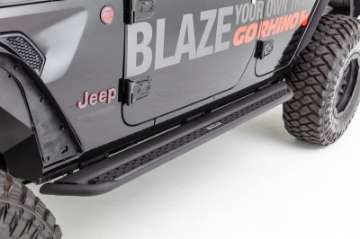 Picture of Go Rhino 18-20 Jeep Wrangler JLU Dominator Extreme DSS SideSteps Complete Kit w-SideStep + Brkts