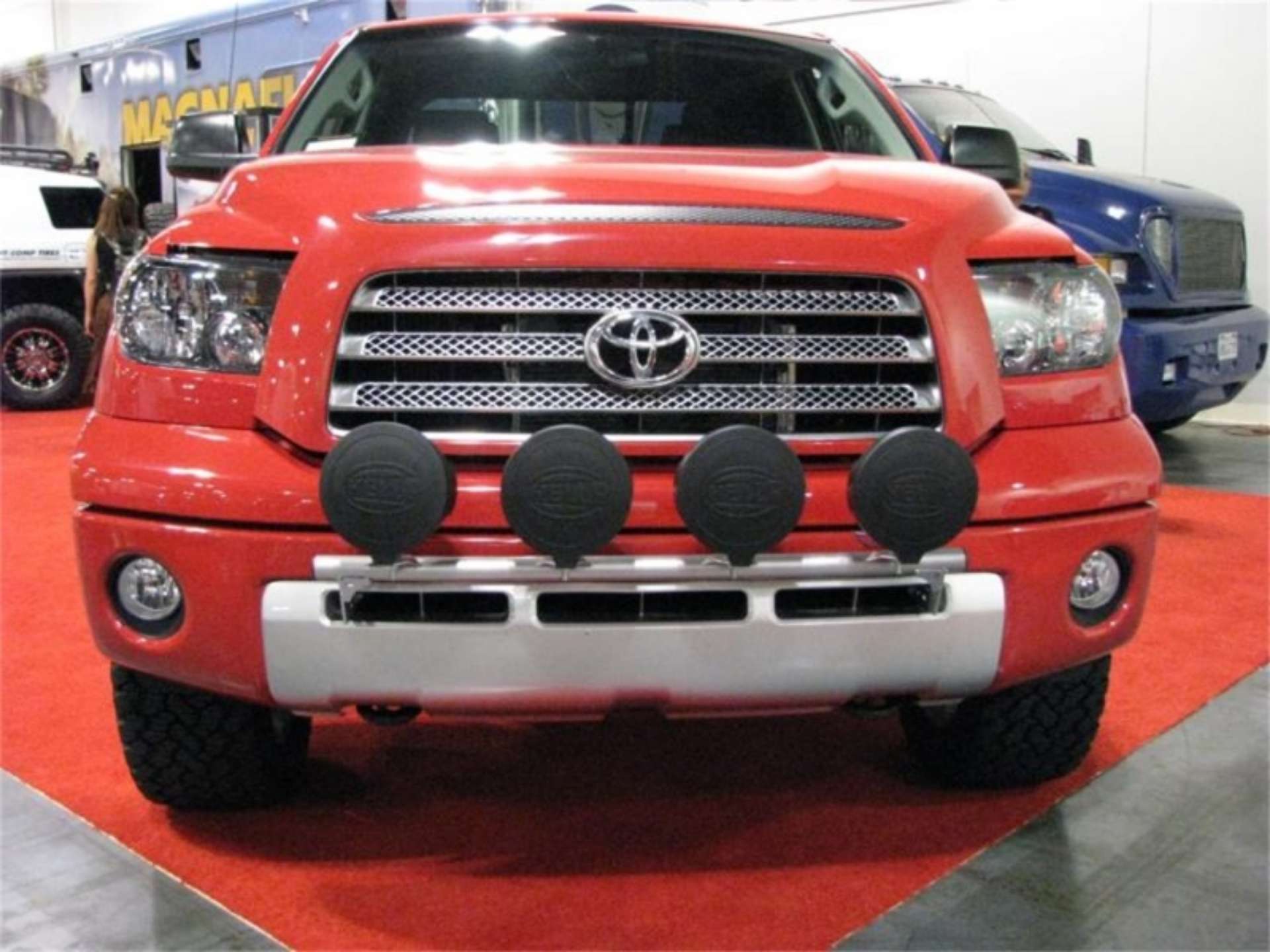 Picture of N-Fab Light Bar 07-13 Toyota Tundra - Gloss Black - Light Tabs