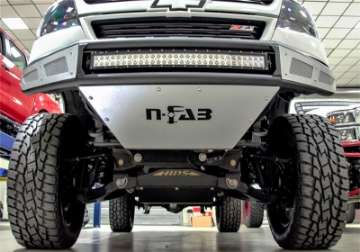 Picture of N-Fab M-RDS Front Bumper 15-17 Chevy Colorado - Tex- Black w-Silver Skid Plate