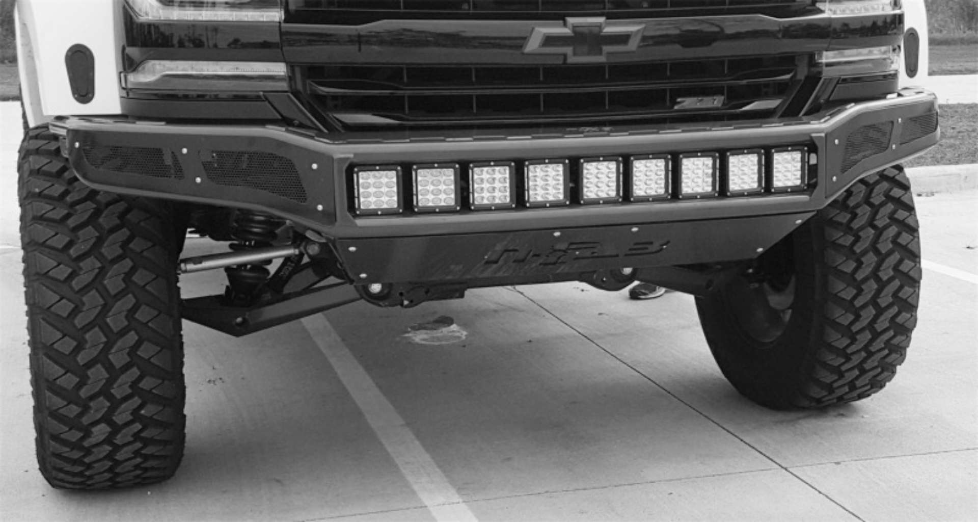 Picture of N-Fab M-RDS Front Bumper 16-17 Chevy Silverado - Gloss Black w-Silver Skid Plate