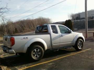 Picture of N-Fab Nerf Step 05-14 Nissan Frontier Ext- Cab 5-5ft Bed - Gloss Black - Cab Length - 2in