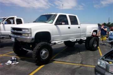 Picture of N-Fab Nerf Step 92-00 Chevy-GMC 2500-3500 Crew Cab 8ft Bed - Gloss Black - Bed Access - 3in