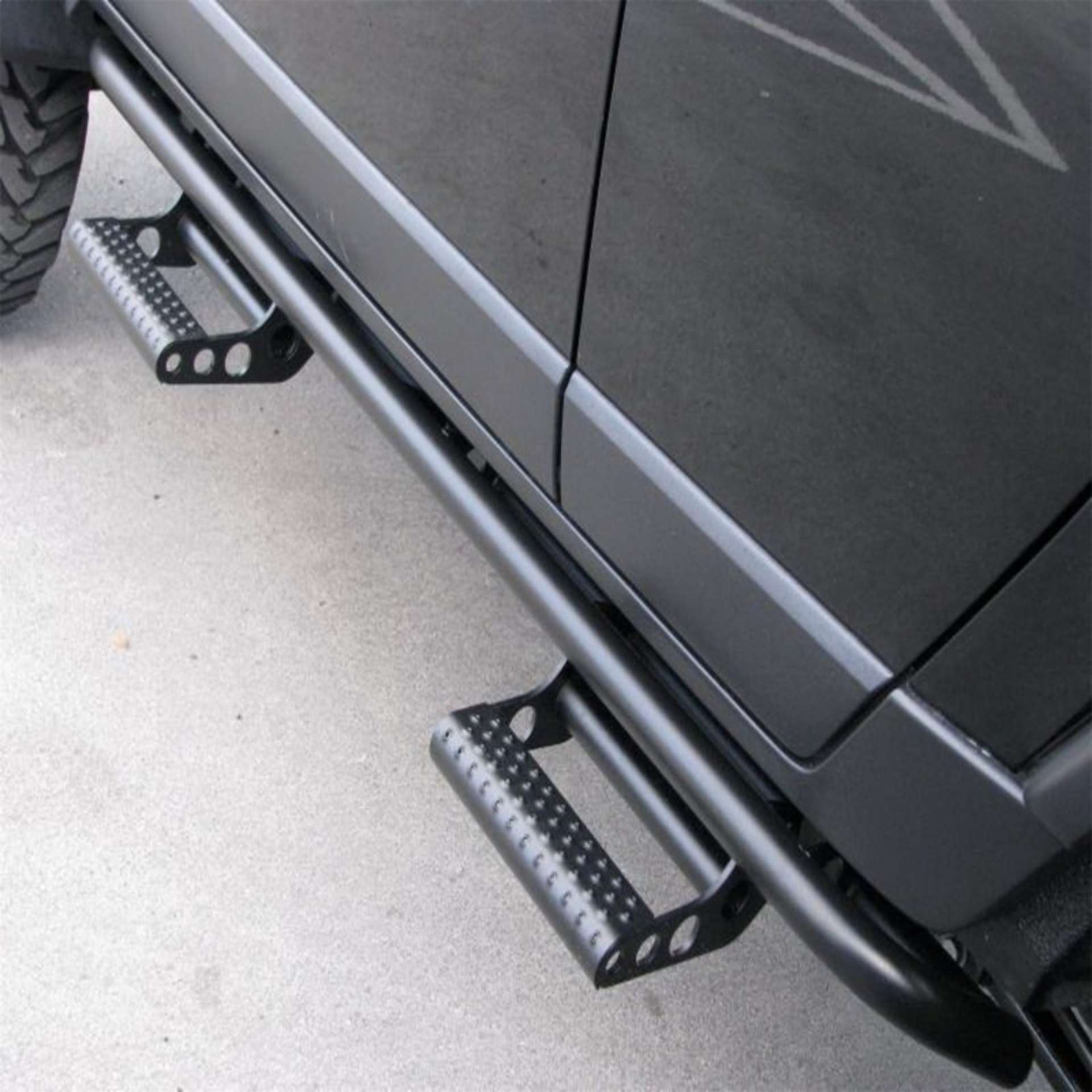 Picture of N-Fab RKR Step System 04-10 Hummer H3 4 Door SUV - Tex- Black - 1-75in