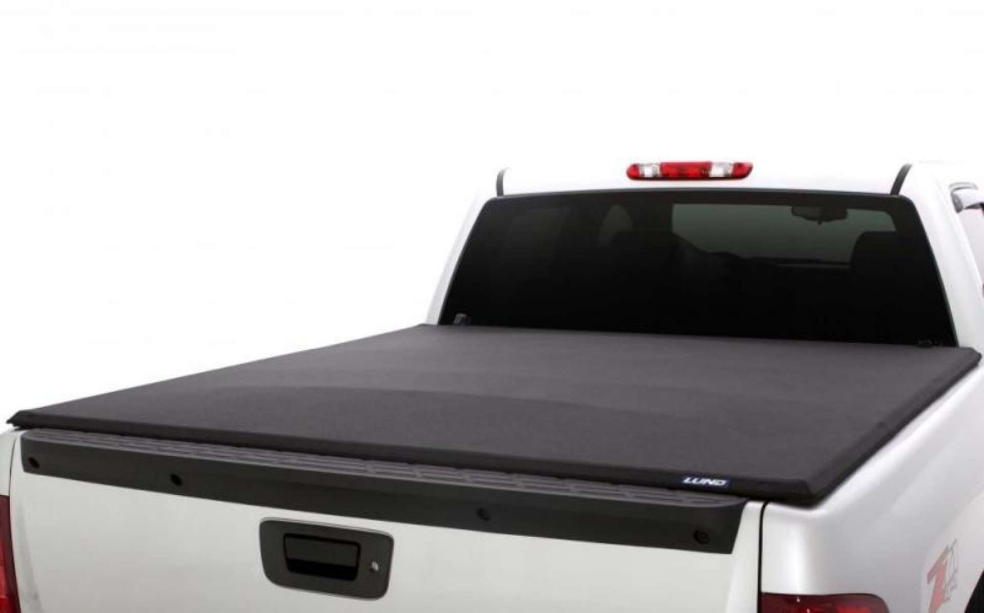 Picture of Lund 04-17 Nissan Titan 5-5ft- Bed w-o Titan Box Genesis Elite Tri-Fold Tonneau Cover - Black