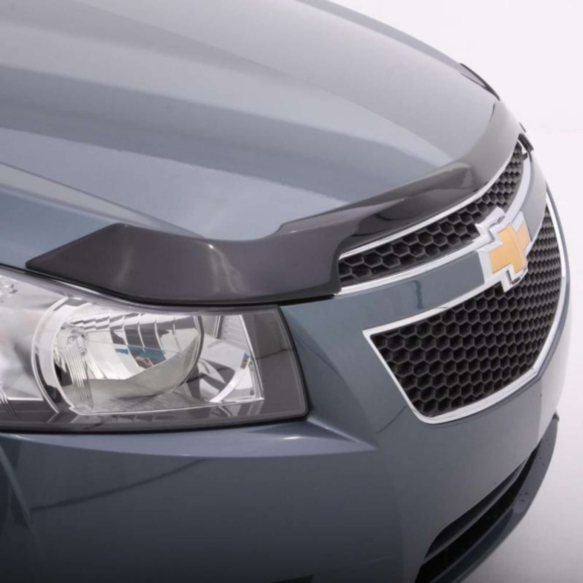 Picture of AVS 16-18 Kia Sorento Aeroskin Low Profile Acrylic Hood Shield - Smoke