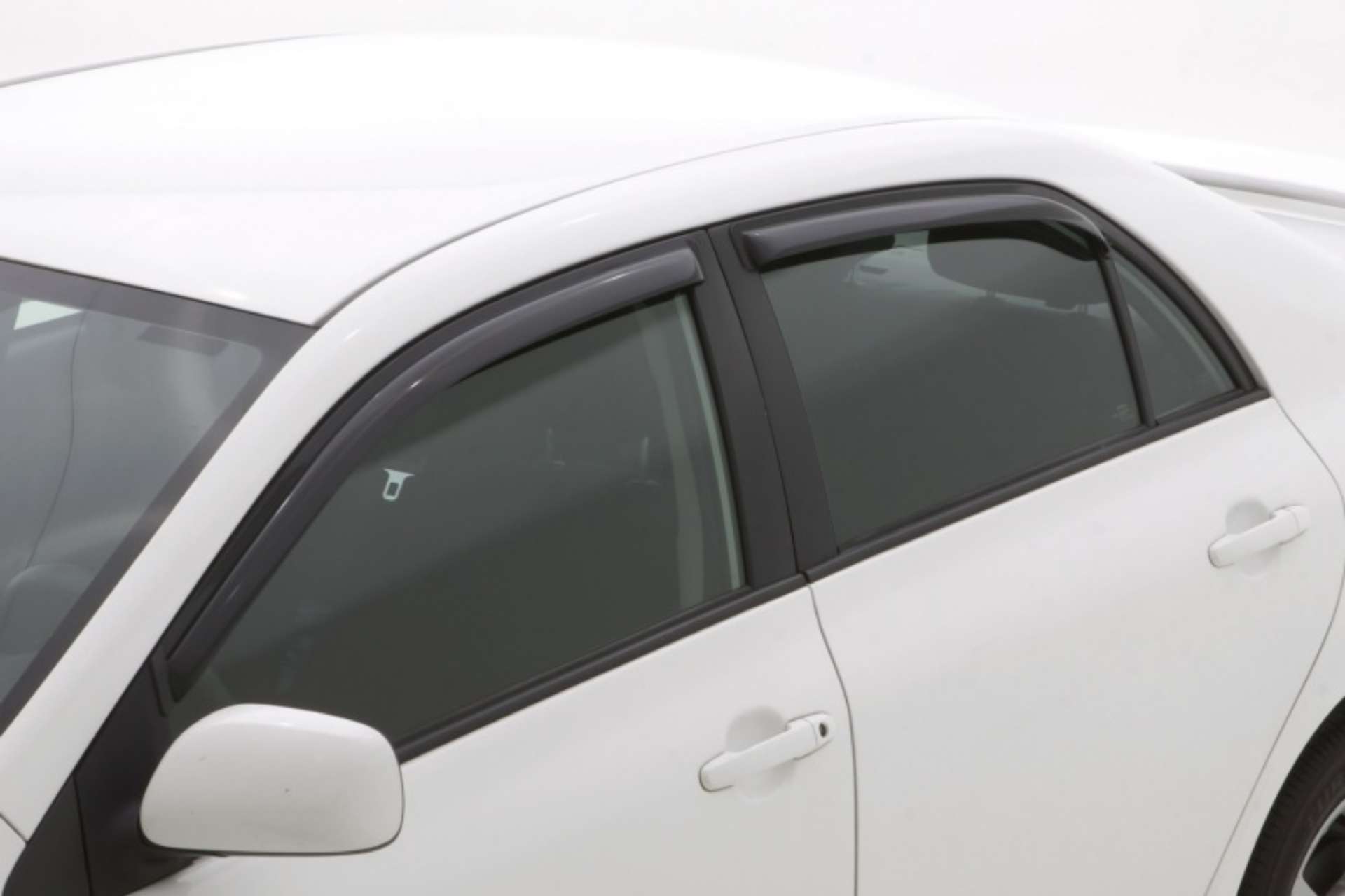 Picture of AVS 09-13 Toyota Corolla Ventvisor In-Channel Front & Rear Window Deflectors 4pc - Smoke