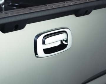 Picture of AVS 07-13 Chevy Silverado 1500 w-o Keyhole Tailgate Handle Cover 2pc - Chrome