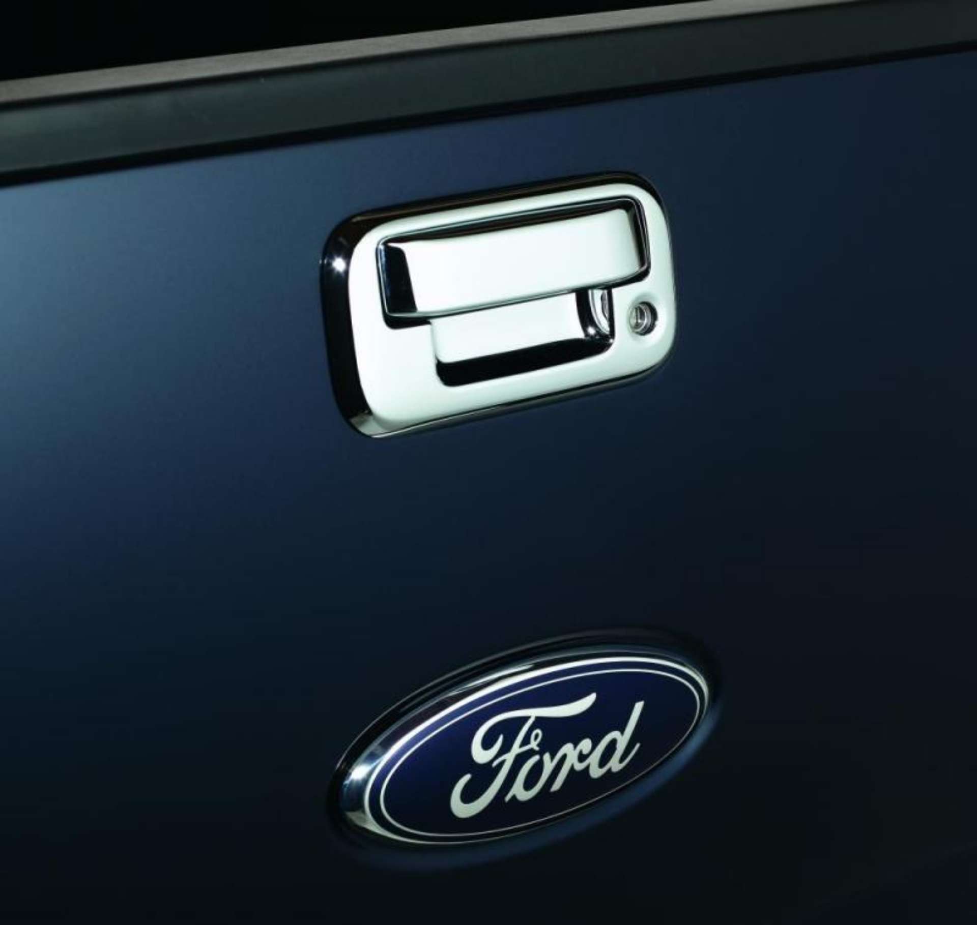 Picture of AVS 97-04 Ford F-150 Tailgate Handle Cover 2pc - Chrome