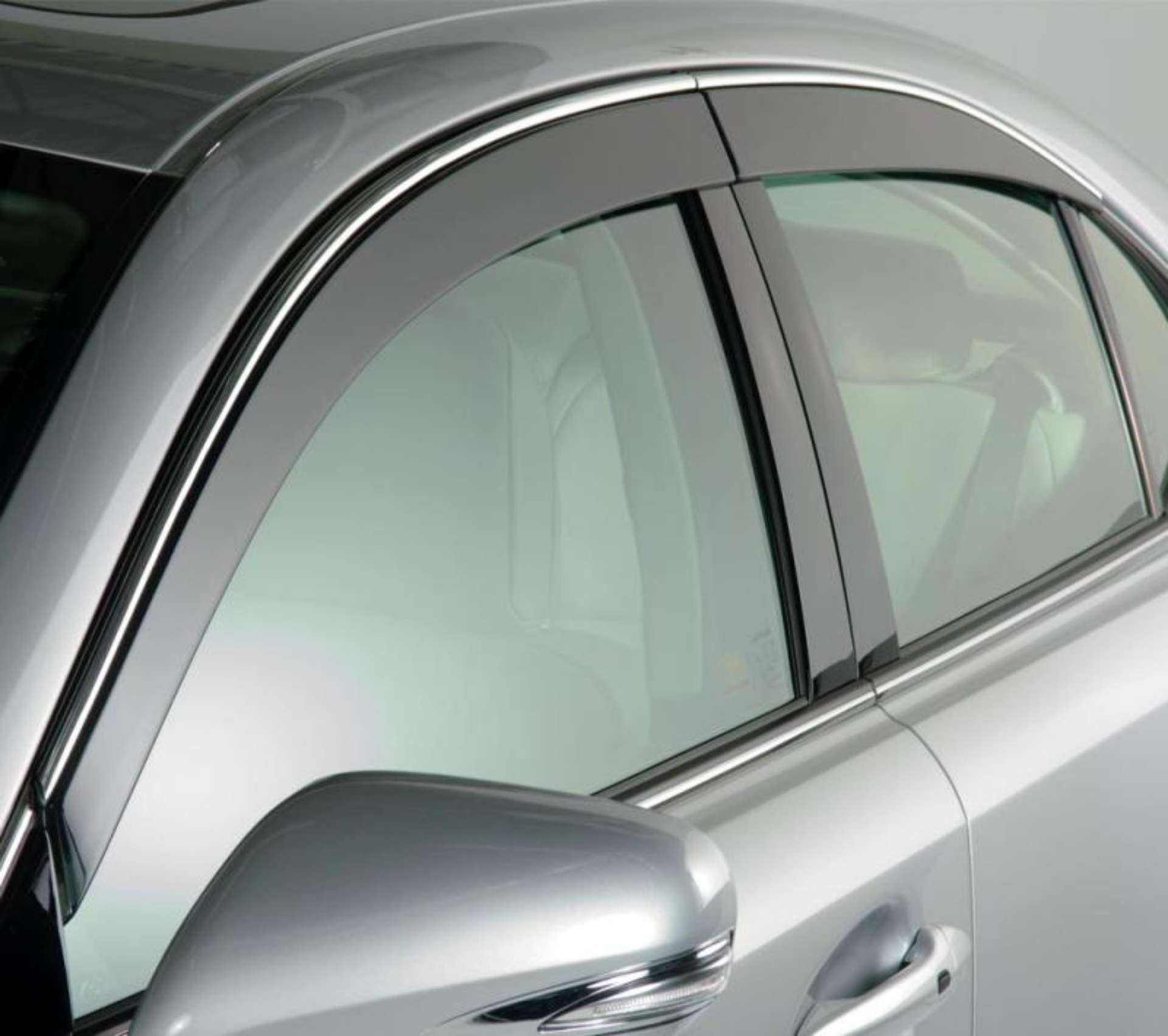 Picture of AVS 12-14 Toyota Camry Ventvisor Low Profile Deflectors 4pc - Smoke w-Chrome Trim