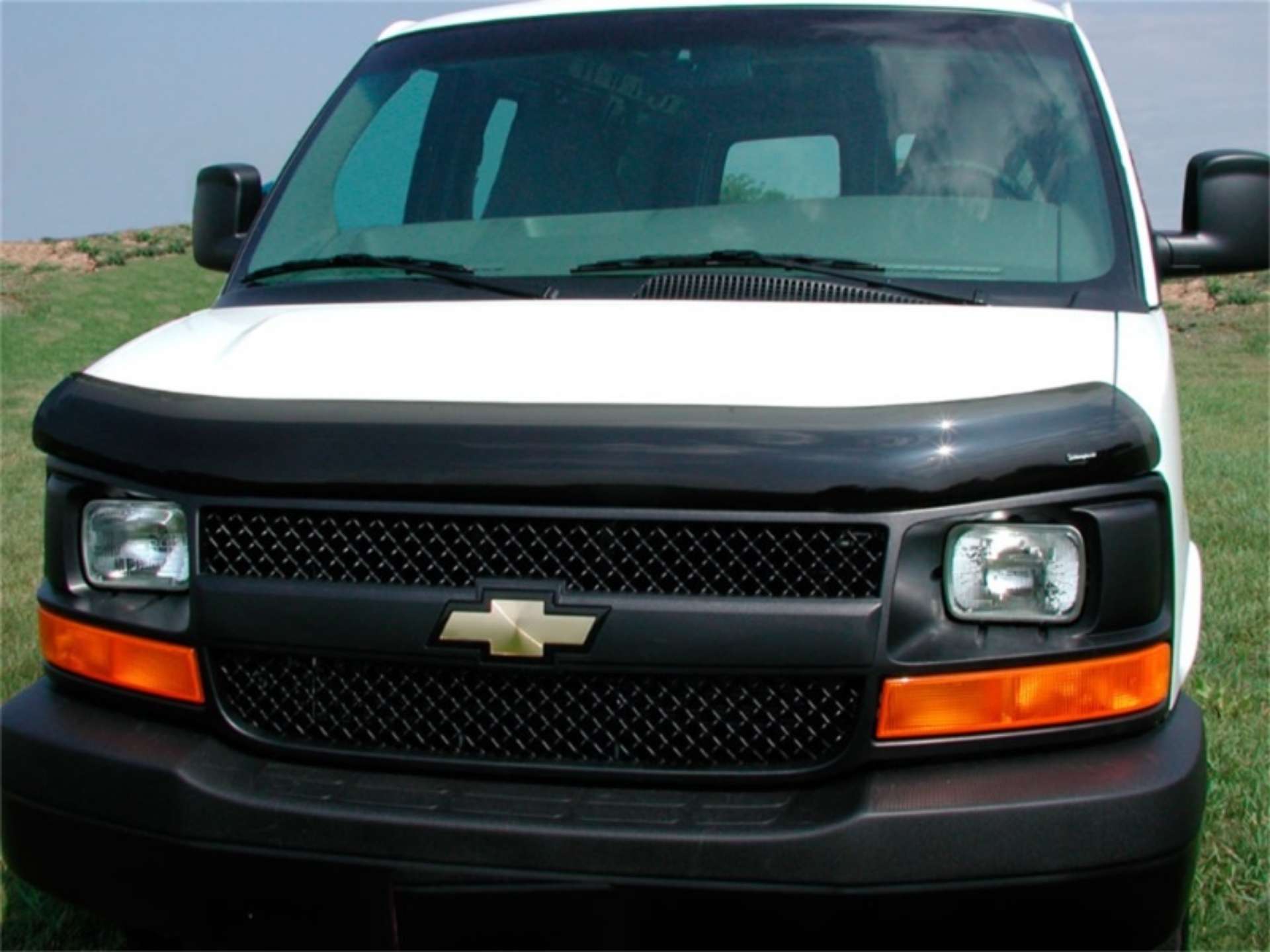 Picture of Stampede 2003-2014 Chevy Express 1500 Vigilante Premium Hood Protector - Smoke