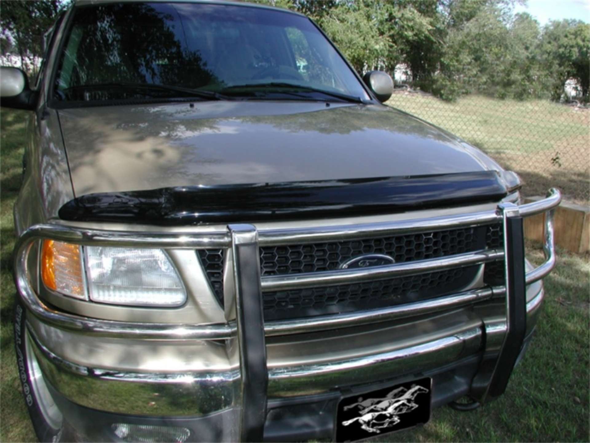 Picture of Stampede 1997-2003 Ford F-250 Vigilante Premium Hood Protector - Smoke